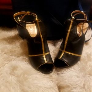 Open toe black/gold heel (purse not Included)